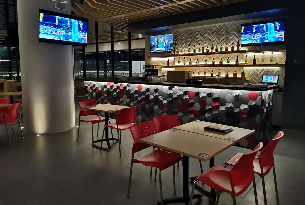 蒙特雷阿波达卡机场区温德姆华美达安可酒店 Apodaca 餐厅 照片