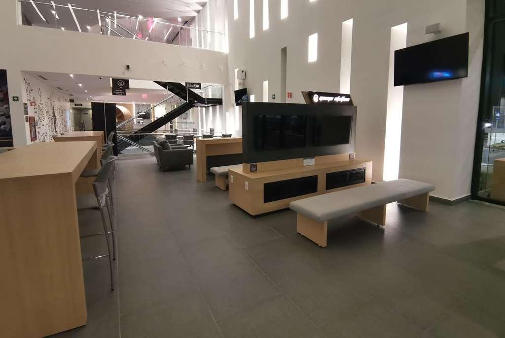 蒙特雷阿波达卡机场区温德姆华美达安可酒店 Apodaca 餐厅 照片